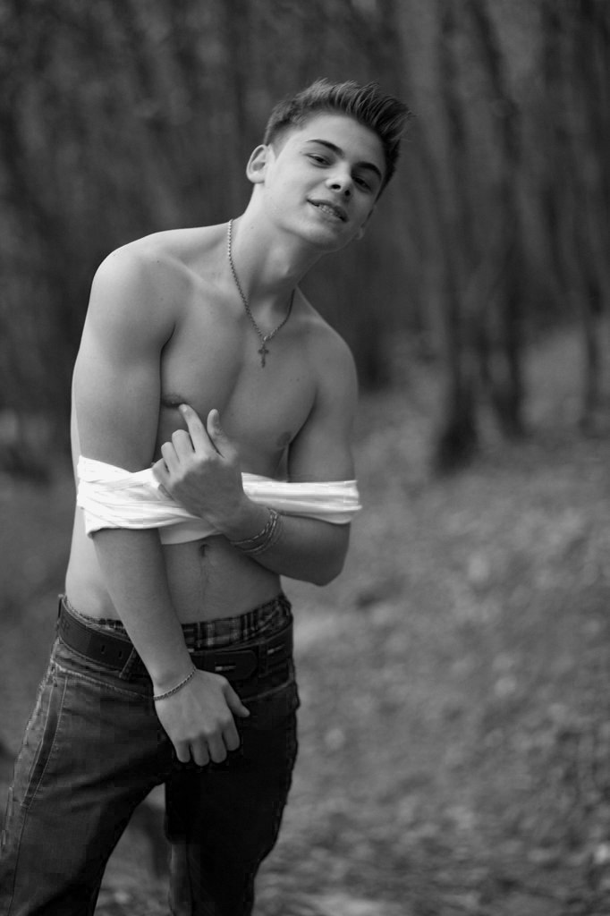 🐧 You Must Be Gay+ To View This Blog*