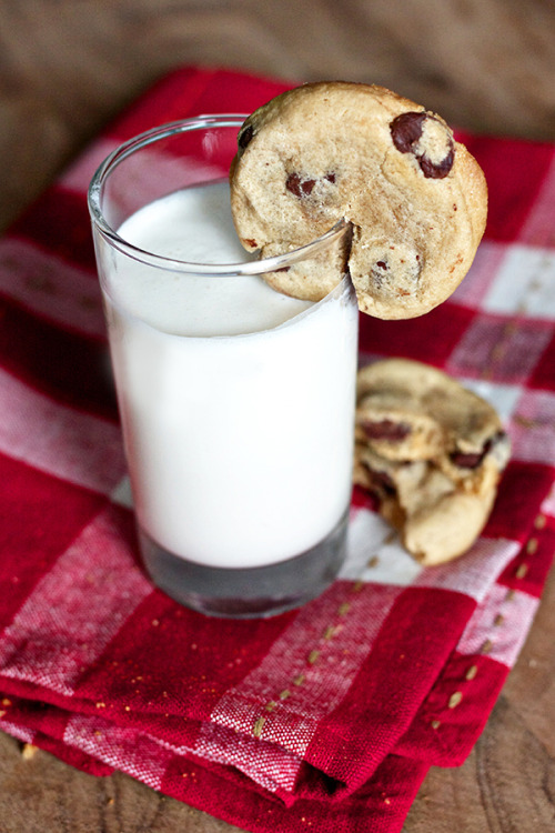 chocolatefoood:  Super Soft Chocolate Chip Cookies