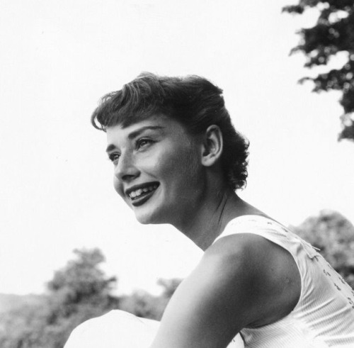 XXX ladyaudreys:  Audrey Hepburn photo