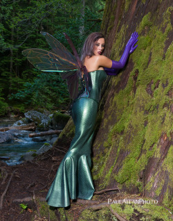 modelkerritaylor:kerri taylor  latex by dawnmatrix  wigs by fancy fairy wings and things  photo  paul allan photo  mua laura louise