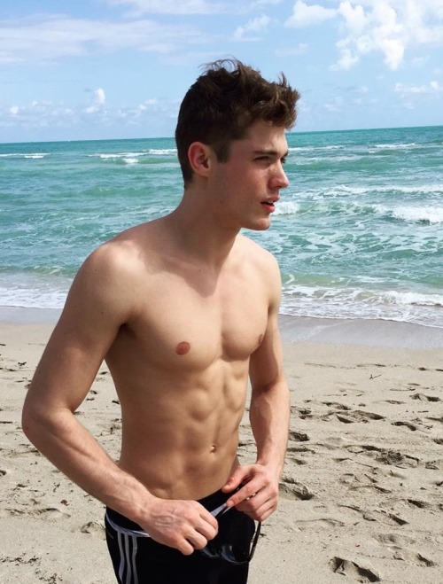 kik/snap - hotguysfuckyes