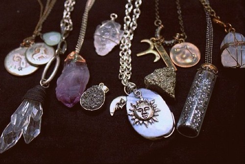 we-all-share-one-moon:  symphonyoftrees:  namaste  ॐ