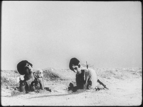 hypergremlinisation: 166. Un Chien Andalou (Luis Buñuel, France, 1929)