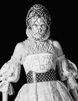 voguelovesme:  Alexander McQueen Fall 2013| Edie Campbell by David Sims