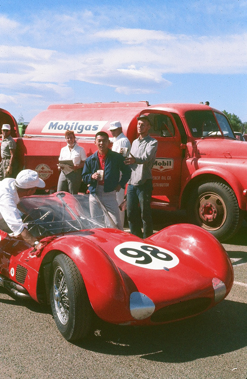 dbslrt:  Riverside 1960. Maserati Tipo 61 Birdcage. Carroll Shelby’s car. 