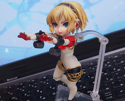 Parfom Aigis! It&rsquo;s bigger than nendoroid but smaller than figma (  ⚆