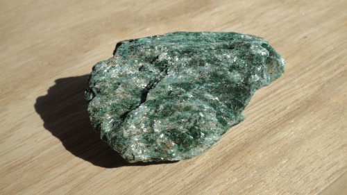 Fuchsite K(Al,Cr)2AlSi3O10(OH,F)2  -  9.EC.15 (Strunz)(from Brasil) Variety of green muscovite by hi