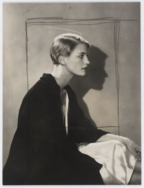 blondebrainpower:Lee Miller, war photographer and model, as captured by Man Ray            c. 1929-3