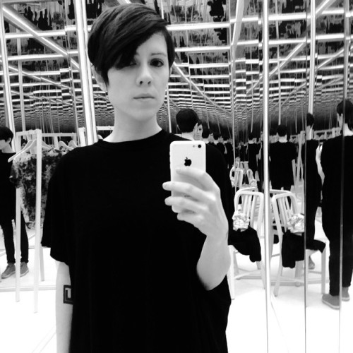 teganandsara:I AM SORRY BUT I JUST HAD TO. SOME SELFIES MUST HAPPEN.