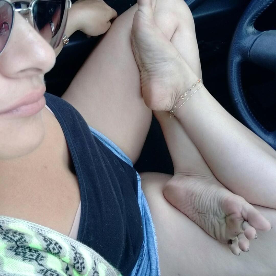 clubpeachfeet:  #wrinkledwednesday #wrinkledsoleswednesday #wcw #wce #womancrusheveryday
