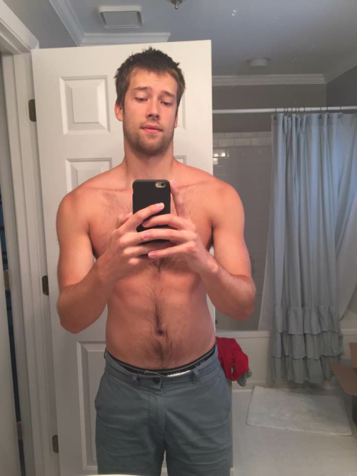 mybulgingspeedos:  properfaggot:  Damn, bro. Looking good. Get at me.      (via TumbleOn)