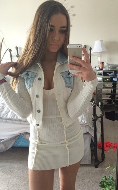 sarahluxxx:  chicksintightfit: sarahluxxx 