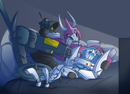 galacticproblems:Cyclonus really lucked out after Lost Light, he gets to live with his boyfriend and