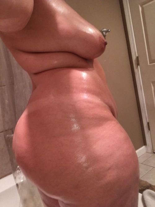 curvywhitebbw: Sorry I haven’t post n a week or so….had a little issue….hopefull