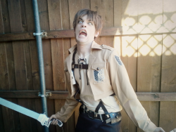 rivaillevi-heichou:  nipahdubs:  DID SOMEONE SAY TITANS!?!?!?  Finally an accurate Eren cosplay. 