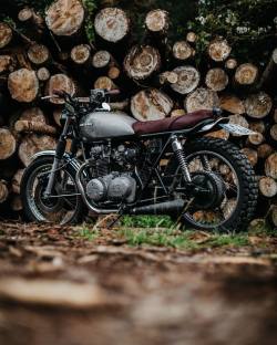 motomood:  Kawasaki KZ400 | Buffalo Dudes