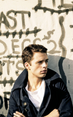 yikesbucky:   favorite sebastian’s  (✿ ♥‿♥)  4/10 favorite photoshoots