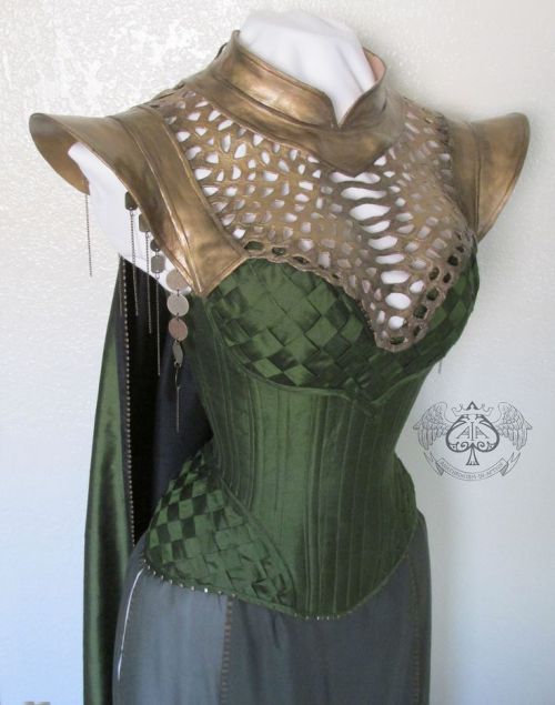 lapjeskat1654:theladylillibet:celticruinsdesigns:thranduilfanfictioner:Woodland Realm attire fit for