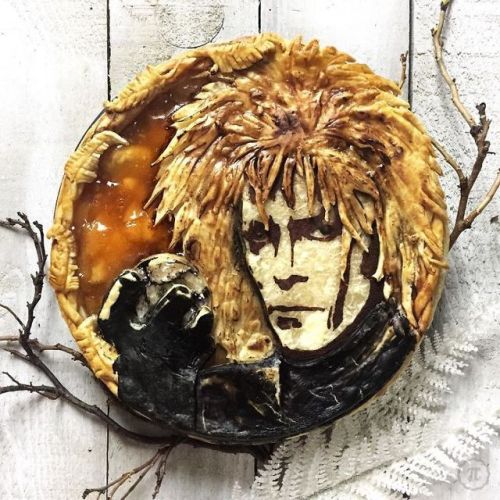 mayahan:Jessica Leigh Clark-Bojin Makes Pies Inspired By Pop Culture Characters