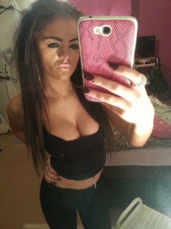 slapthedonkey:Now that’s a fucking chavi  slut x Filthy Looking Chav!