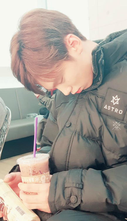kpop-locks:  rocky ; bf material 🐕like/reblog | @chitaphwn