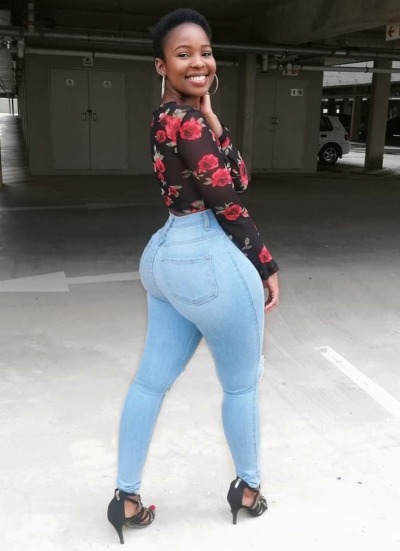 poboy3000:princejazziedad:DeliciouslySexy. Curvy. Gorgeous. DarkSkinned. BootiDelicious&hellip;Ms