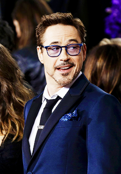 kit-harington: Marvel cast attends the 72nd Annual Golden Globe Awards