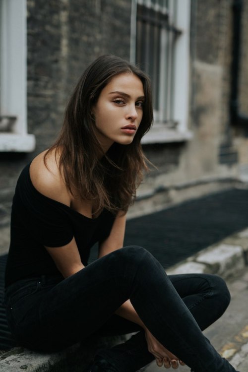 https://amazinggirlsphotos.tumblr.com/post/164298732654