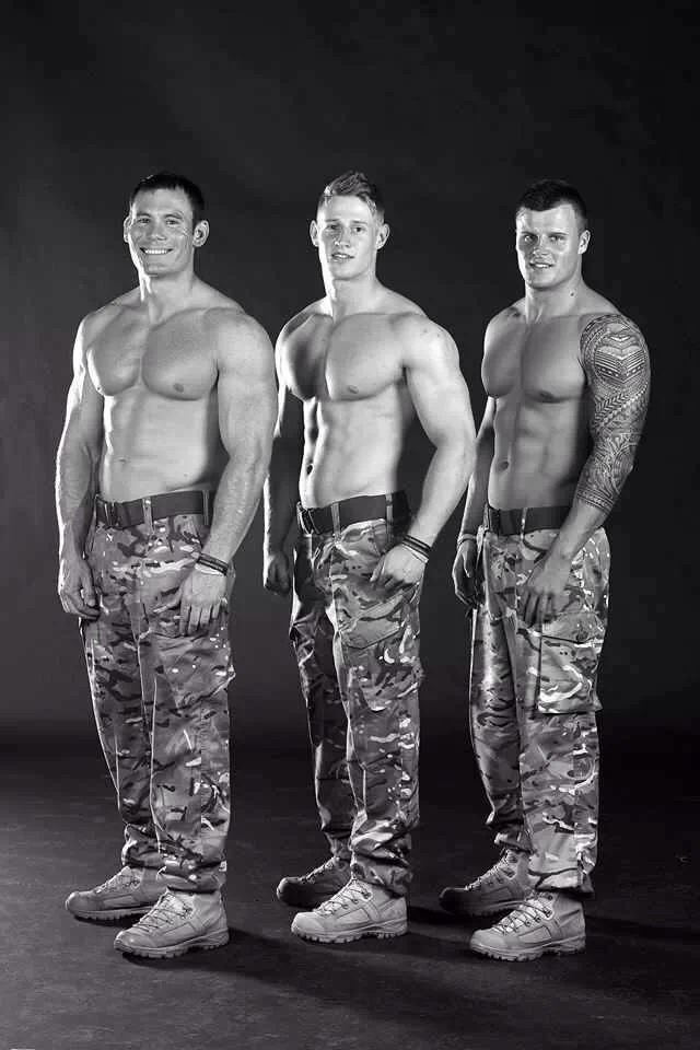 ilovedicksmilitarymensixpack:  militarymencollection:  via http://24cobra.tumblr.com/