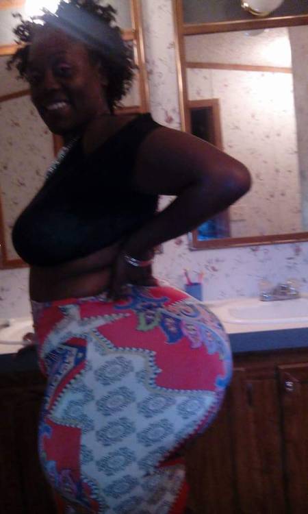 Addicted to phat asses of all sizes.