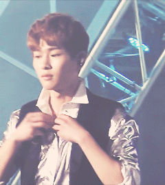 on-ho:Handsome Onew fixing his clothes