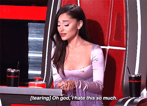 arianagrandre:Ariana’s reaction to having to choose between her team’s contestants