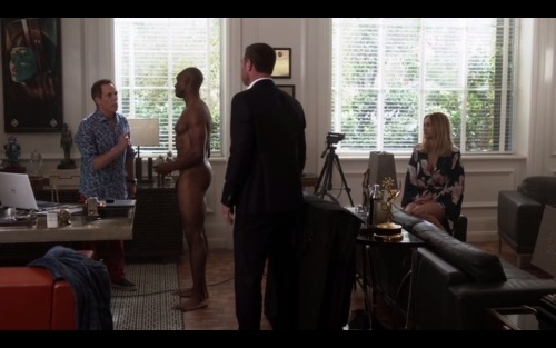 nudialcinema:  Devonric Johnson nudo in “Ray Donovan” (ep. 4x06)