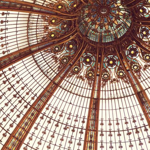 nouveau-deco: Domed ceiling of the Galleries Lafayette department store in Paris 