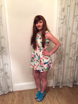 queenforanight:  A couple of pics from last weekend in one of my new dresses! Defo love this dress but it’s not my favourite white one (that’ll come later ;P).Don’t forget to like and reblog! I’ll be posting more pictures soon enough :D