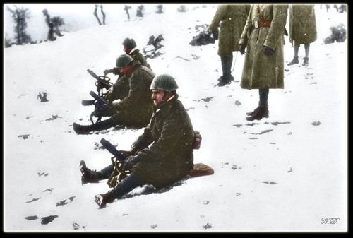 peashooter85:The Brixia Model 35 mortar,Adopted by the Italian Army in 1935, the Brixia Model 35 mor