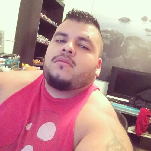 badpup82:  I fucked up my beard….AGAIN!!!! Buzzed it off, now I have to wait 2 months to get it back in shape. 😡