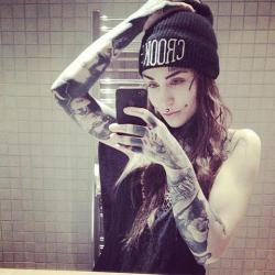 dazzlingbeauties:  Model, Monami Frost. She’s