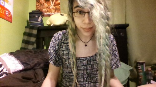 rayraysugarbutt:rayraysugarbutt:I took some good selfies tonight :DAnother throwback post to when I 