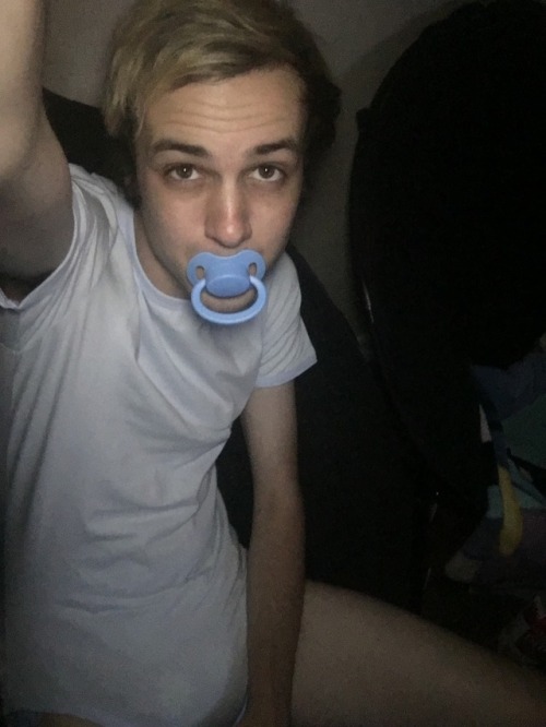 cutediaperedtwink: If you’ve masturbated to me like this photo if you’ve done it more th