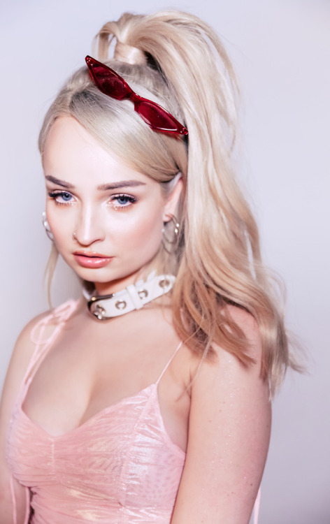 kimpetras - devilish, every kiss photo - chad brady