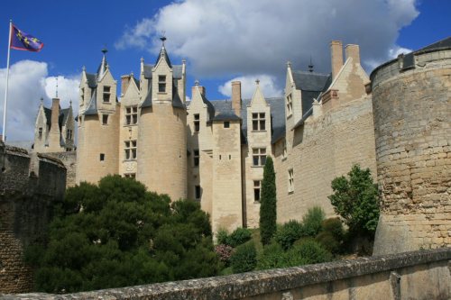 castlesandmedievals:Château de Montreuil-Bellay The Château de Montreuil-Bellay is a historical buil