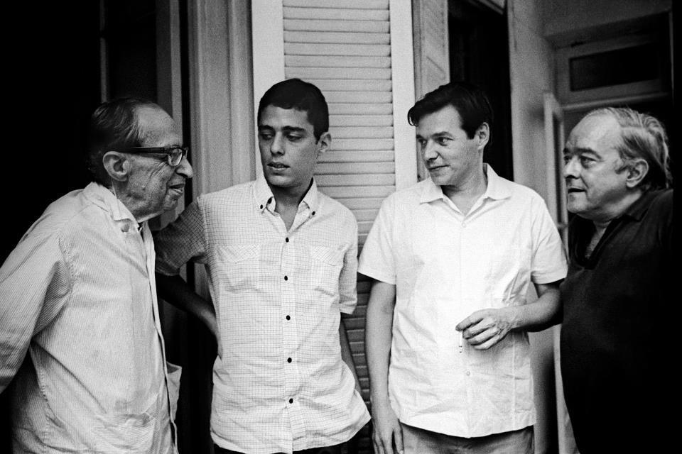 brazilwonders:  Manuel Bandeira, Chico Buarque, Tom Jobim e Vinicius de Moraes (via Brasileiríssimos)