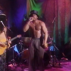 adjustmer:LL Cool J MTV Unplugged - iconic