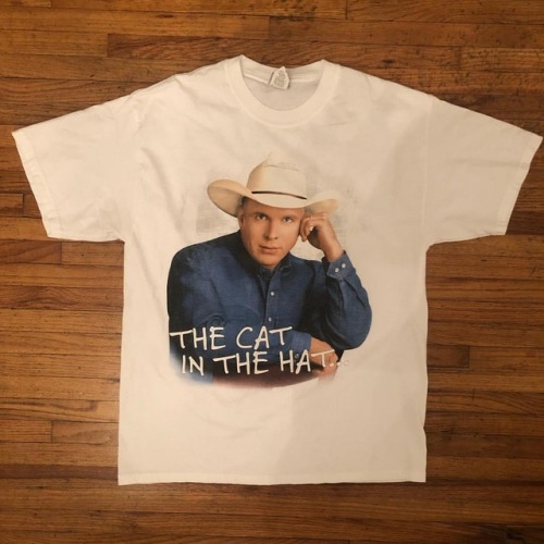 Uploading a batch of #vintage #GarthBrooks and #RandyTravis #countrymusic tees to the site today. Sc