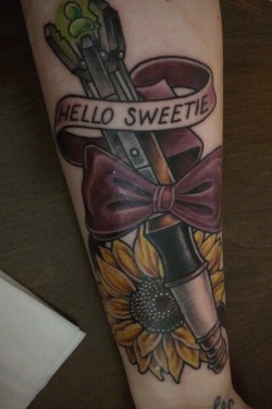 thisshipwreck:I am now a permanent whovian. ✌️  Done by Johnny Truant at Lotus Tattoo.
