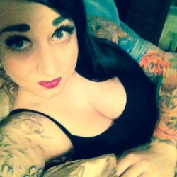 bellazombie:  Pretty much over this whole week. Goodnight. #worstweekever #suicidegirls 