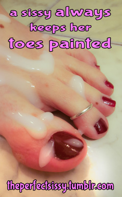 theperfectsissy:  Messy toes from some fun