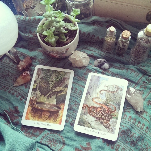 sagefae:  Tarot of the Week [16] The Green Man and The King of Bows. This is a time