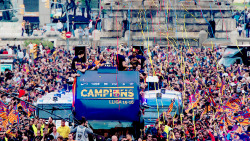 Holamessi:  Fc Barcelona Players Celebrate On An Open Top Bus During Their Victory